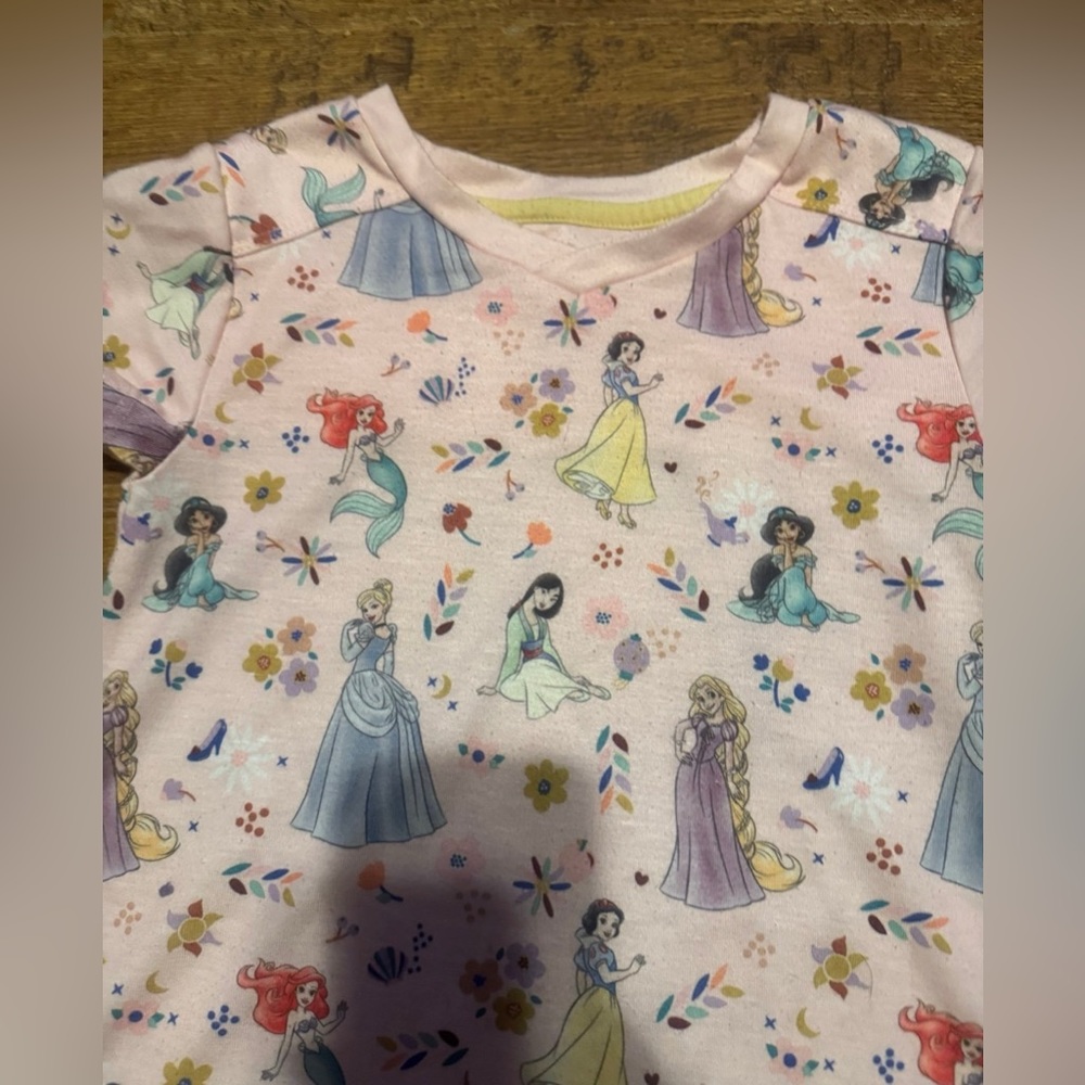 Disney Princess nightgown 5/6 - Picture 4 of 4